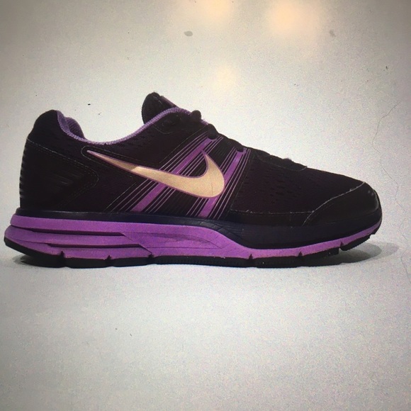 deep purple nike shoes